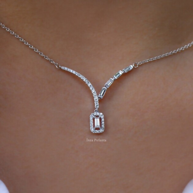 0.25 Karat Özel Tasarım Pırlanta Baget Kolye - 2