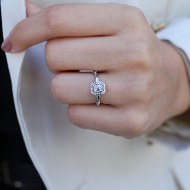 0.25 Karat Pırlanta Baget Yüzük - 1