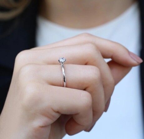 0.30 Karat D VS2 HRD Sertifikalı Pırlanta Tektaş Yüzük - 