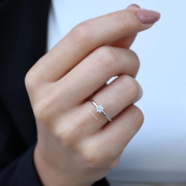 0.30 Karat F SI2 HRD Sertifikalı Pırlanta Tektaş Yüzük - 1