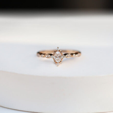 0.32 Karat Özel Tasarım Mini Selius Pırlanta Yüzük - 