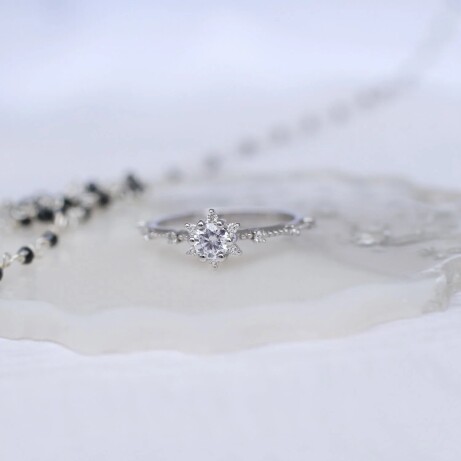 0.35 Karat Vintage Özel Tasarım Kar Tanesi Pırlanta Yüzük 