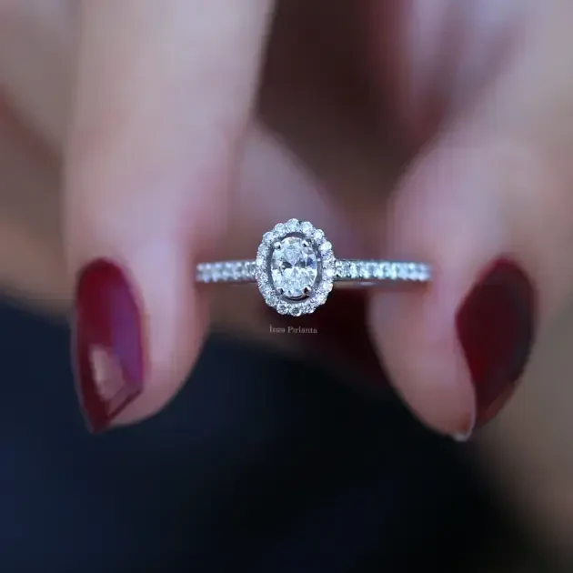 0.40 CT Oval Pırlanta Yüzük - 