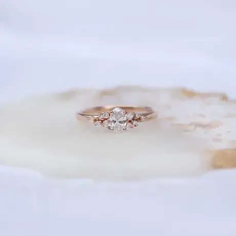 0.40 Karat Vintage Oval Asimetri Pırlanta Yüzük 