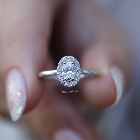 0.40 Karat Oval Pırlanta Yüzük - 