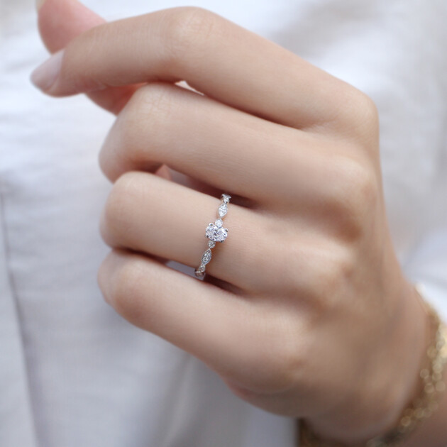 0.42 Karat F SI2 HRD Sertifikalı Vintage Oval Pırlanta Yüzük - 3