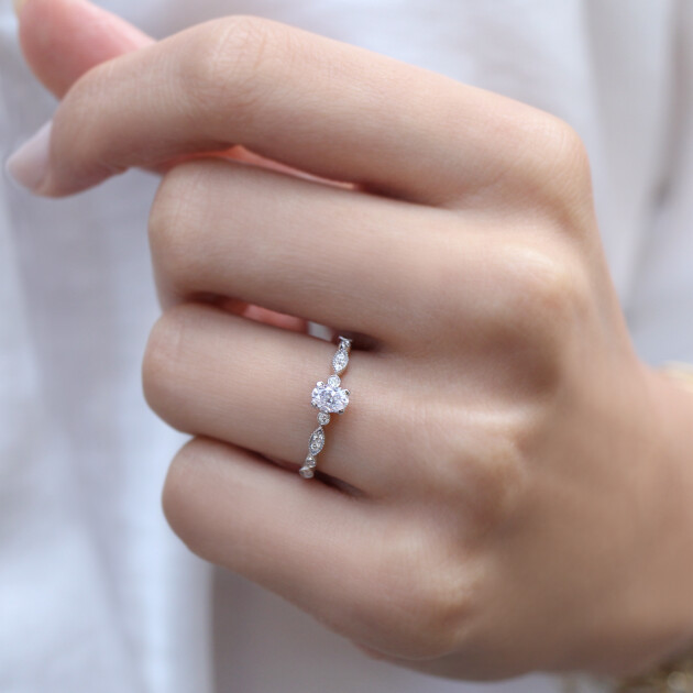 0.42 Karat F VS1 HRD Sertifikalı Vintage Oval Pırlanta Yüzük - 4