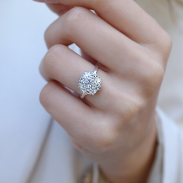 0.45 Karat Özel Tasarım Pırlanta Baget Yüzük - 2