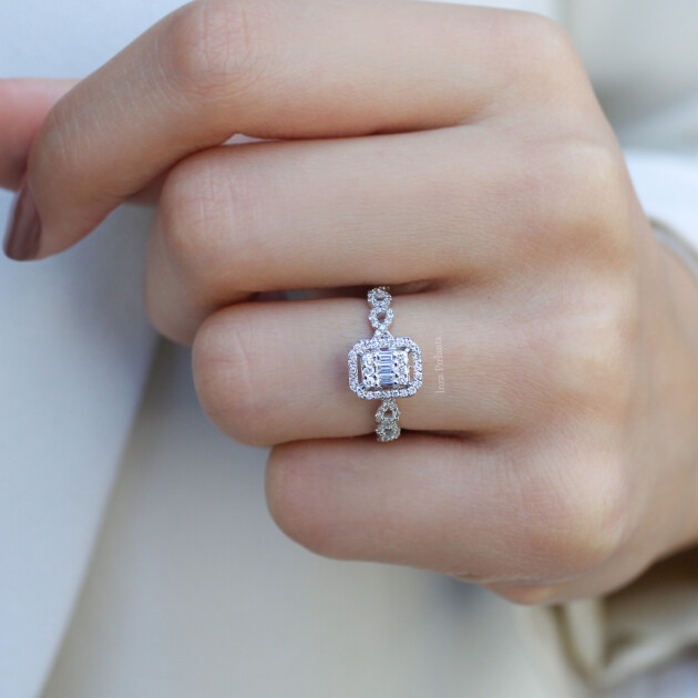 0.50 Karat Pırlanta Baget Yüzük - 1