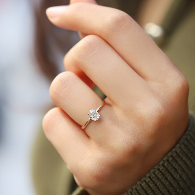 0.60 CT F SI2 GIA Sertifikalı Oval Pırlanta Tektaş Yüzük - 1
