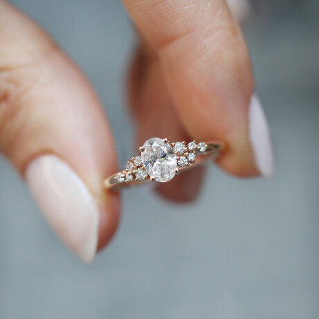 0.60 Karat E SI2 GIA Sertifikalı Oval Asimetri Pırlanta Yüzük - 2