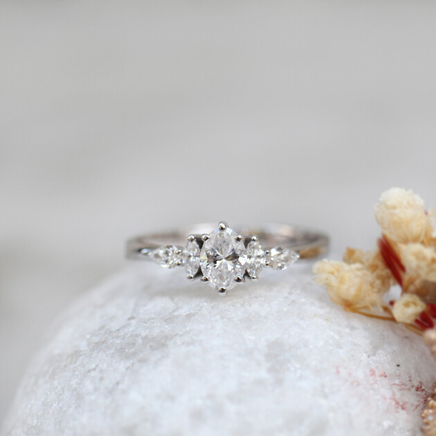 0.60 Karat F SI2 GIA Sertifikalı Vintage Diana Pırlanta Yüzük - 1