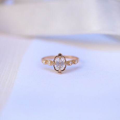 0.60 Karat F SI2 HRD Sertifikalı Emerald Pırlanta Vintage Aria Yüzük - 