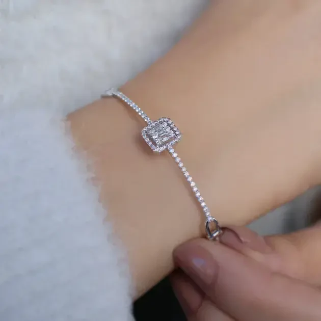 0.60 Karat Özel Tasarım Pırlanta Baget Bileklik - 