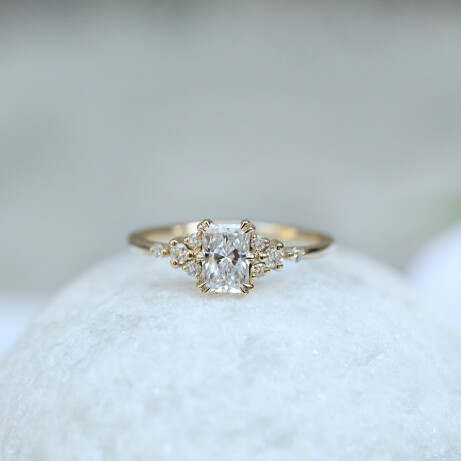 0.60 Karat Özel Tasarım Radiant Pırlanta Yüzük - 