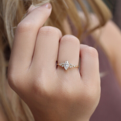 0.60 Karat Vintage Özel Tasarım Asimetri Markiz Pırlanta Yüzük - 