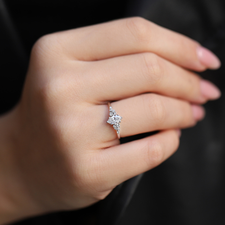 0.60 Karat Vintage Özel Tasarım Asimetri Markiz Pırlanta Yüzük - 2