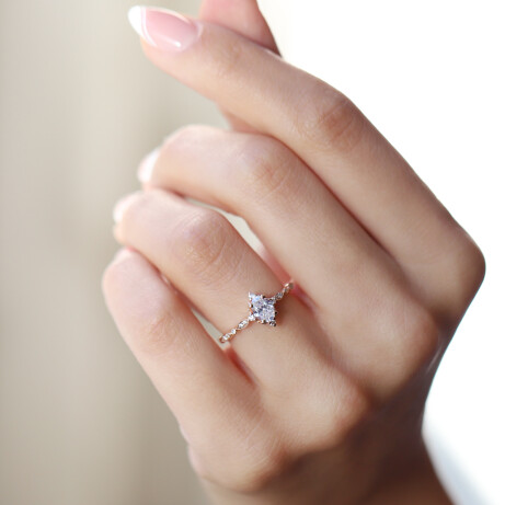 0.62 Karat H SI2 HRD Özel Tasarım Mini Selius Pırlanta Yüzük - (1)