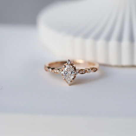 0.62 Karat Özel Tasarım Mini Selius Pırlanta Yüzük 