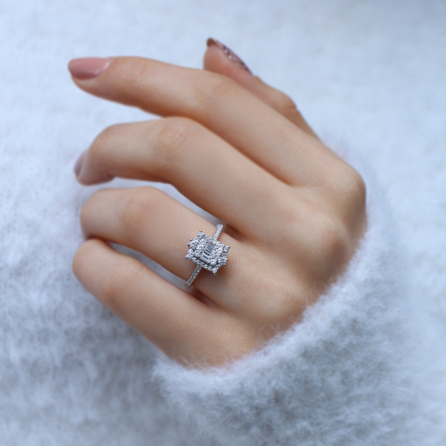 0.65 Karat Pırlanta Baget Yüzük - 1