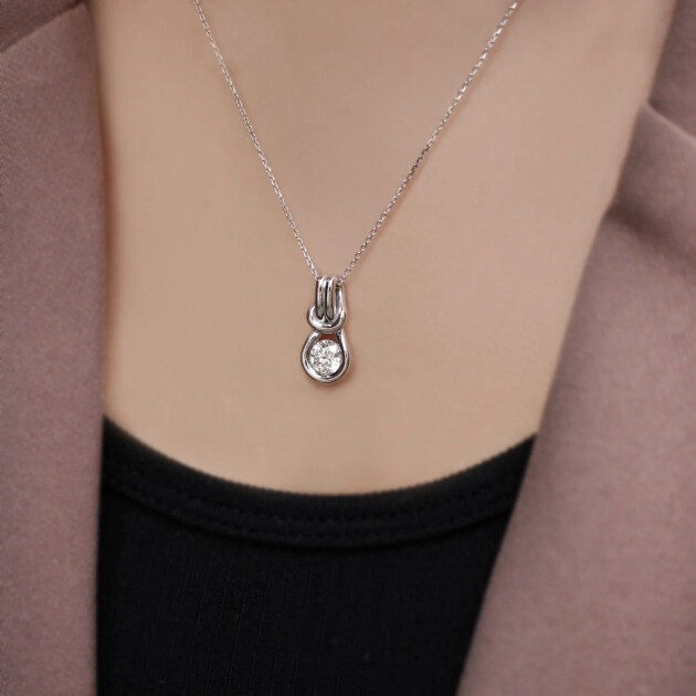 0.70 CT HRD Sertifikalı Özel Tasarım Tektaş Pırlanta Kolye - 1