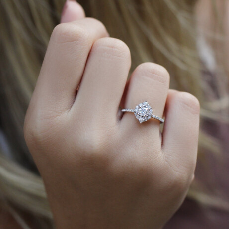 0.70 Karat Özel Tasarım Lina Tasarım Pırlanta Yüzük 