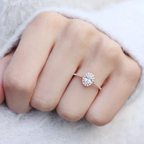 0.75 Karat Pırlanta Oval Tektaş Yüzük - 