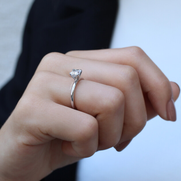0.90 CT HRD Sertifikalı Prenses Pırlanta Tektaş Yüzük - 4