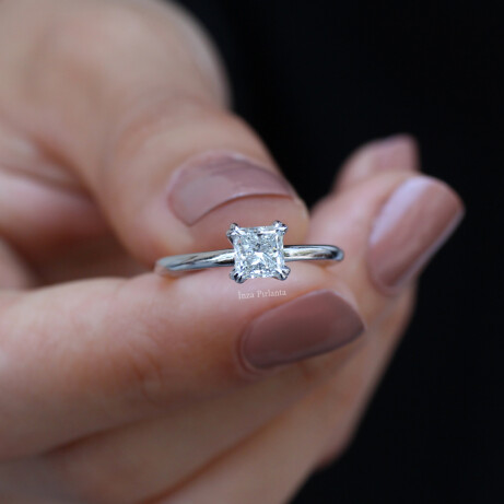 0.90 CT HRD Sertifikalı Prenses Pırlanta Tektaş Yüzük - 1