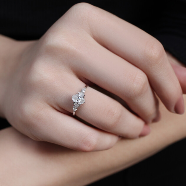 0.90 Karat E VS2 Vintage Diana Oval Pırlanta Yüzük - 2