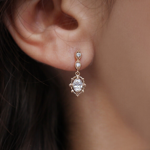 0.90 Karat Vintage Aria Tasarım Pırlanta Küpe - 1