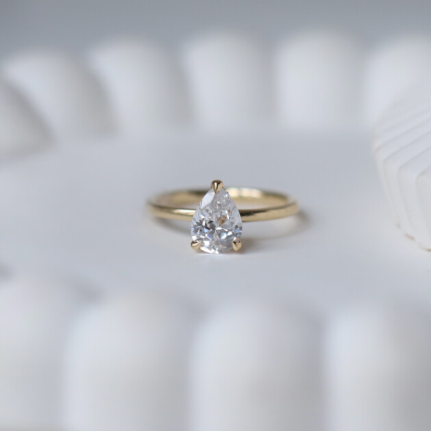 1.00 Karat E SI2 HRD Sertifikalı Damla Pırlanta Yüzük - 1