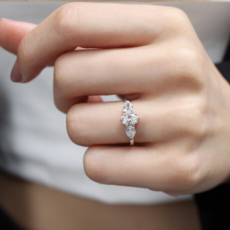 1.30 CT GIA Sertifikalı Oval Damla Pırlanta Yüzük - 3