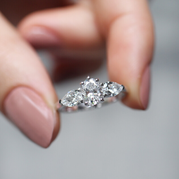 1.30 CT GIA Sertifikalı Oval Damla Pırlanta Yüzük - 1