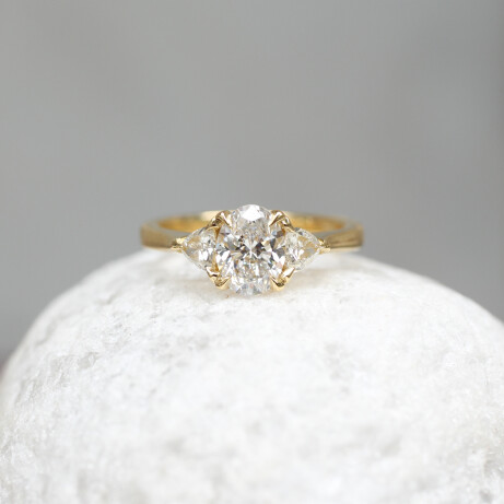 1.30 Karat GIA Sertifikalı Özel Tasarım Lena Oval Pırlanta Yüzük - 