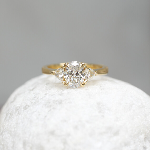 1.30 Karat GIA Sertifikalı Özel Tasarım Lena Oval Pırlanta Yüzük - 1