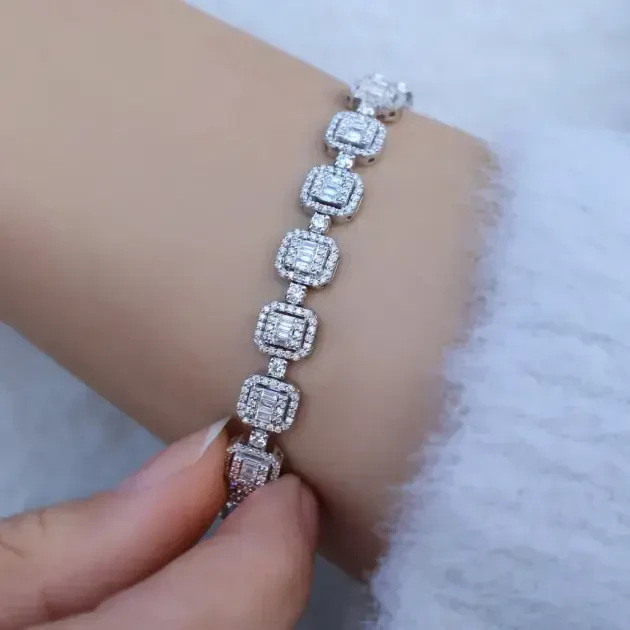 4.40 Karat Pırlanta Baget Bileklik - 