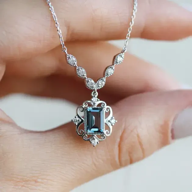 Özel Tasarım Vintage London Blue & Pırlanta Kolye - 