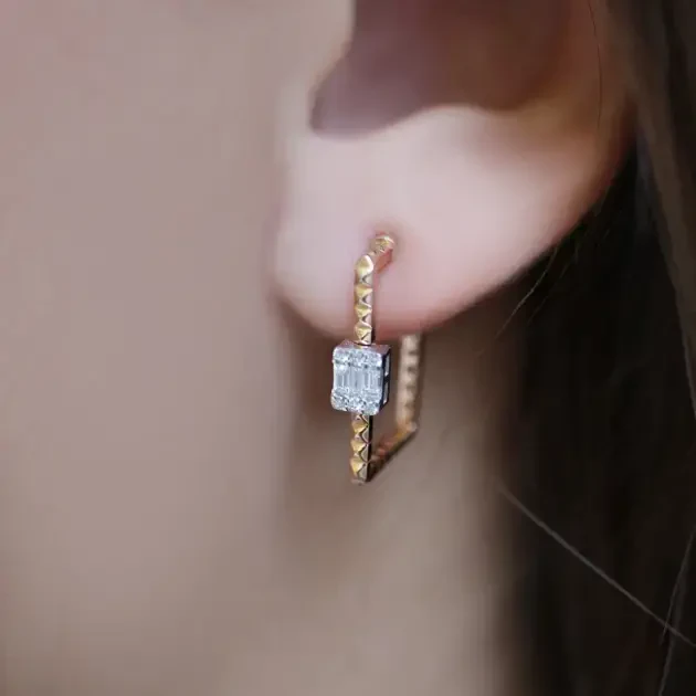 0.25 CT Tasarım Pırlanta Baget Küpe - 