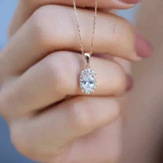 Tasarım Pırlanta & Beyaz Topaz Kolye - 