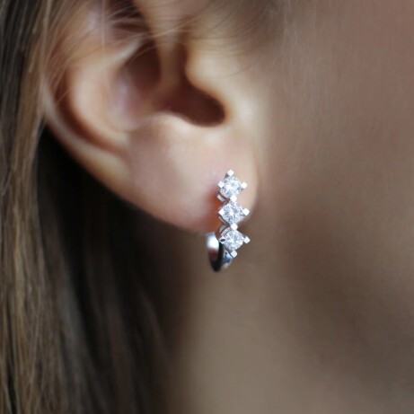 0.60 CT Tria Pırlanta Küpe - 