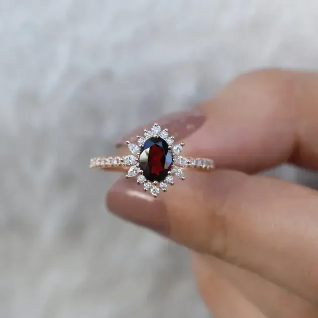 Vintage Hera Garnet Taşı & Pırlanta Yüzük - 