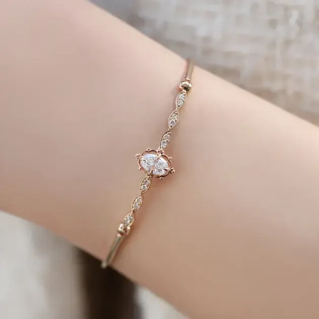 Vintage Özel Tasarım Aria Beyaz Topaz & Pırlanta Bileklik - 